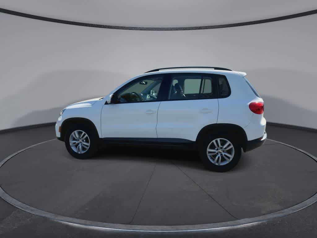 Volkswagen Tiguan S 2016