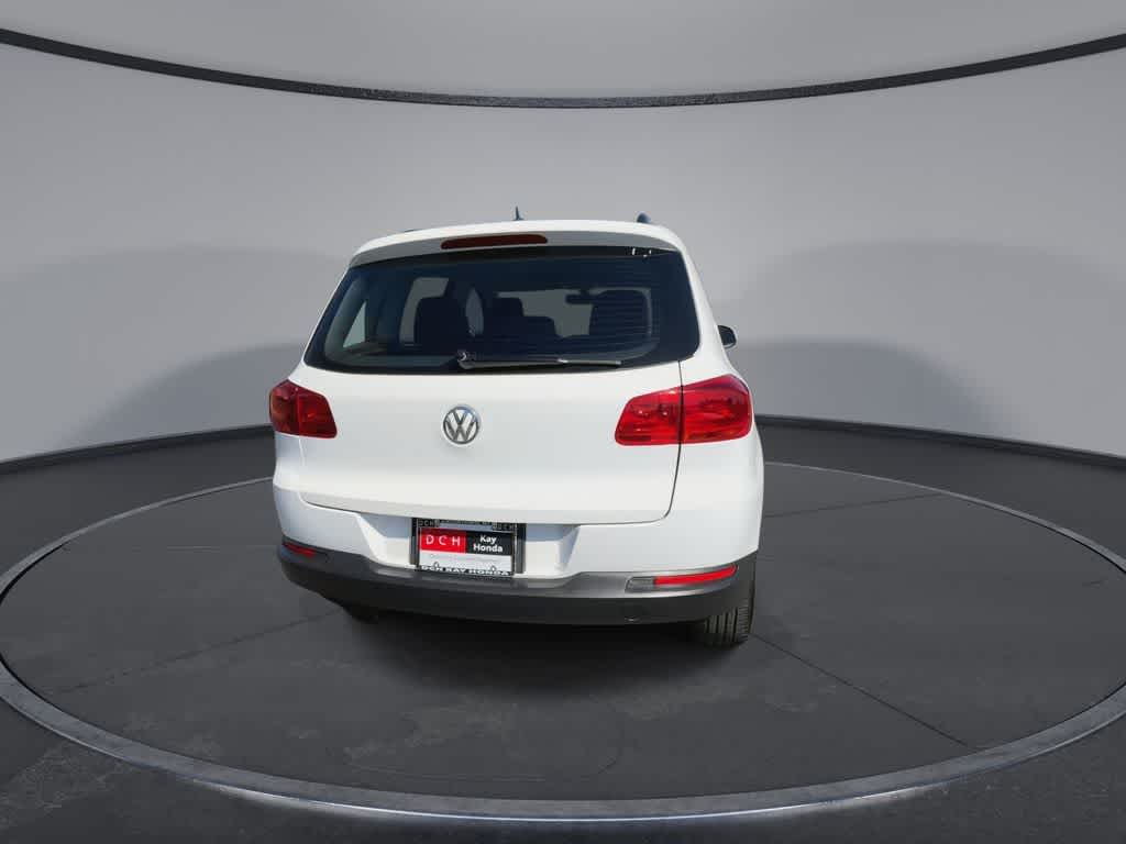Volkswagen Tiguan S 2016