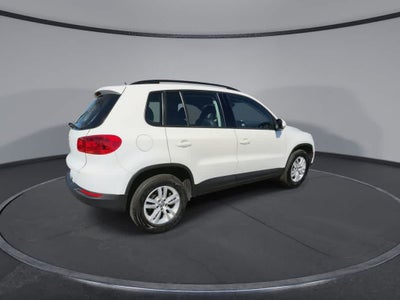 Volkswagen Tiguan S 2016