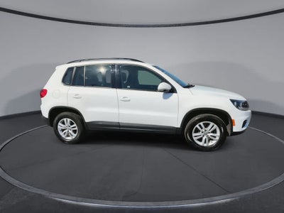 Volkswagen Tiguan S 2016