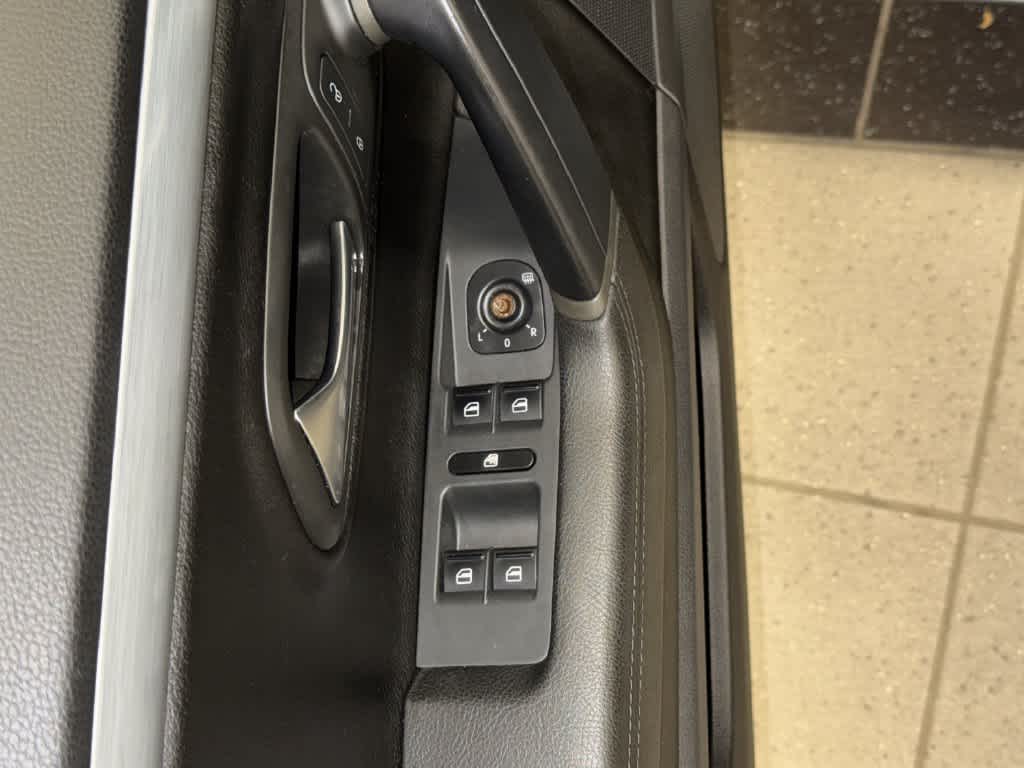 Volkswagen CC Base 2013