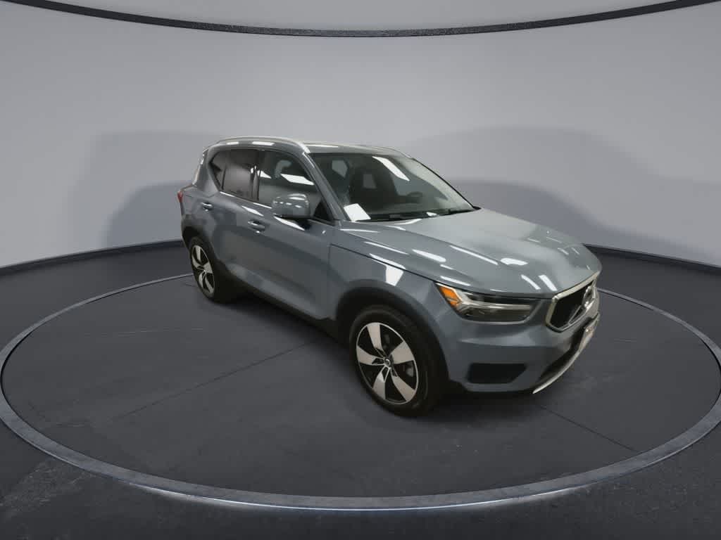 Volvo XC40 Momentum 2020