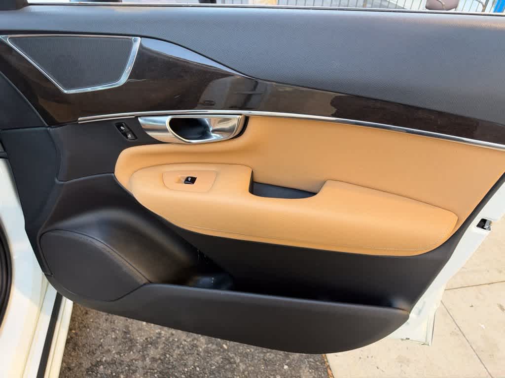 Volvo XC90 Momentum 2018