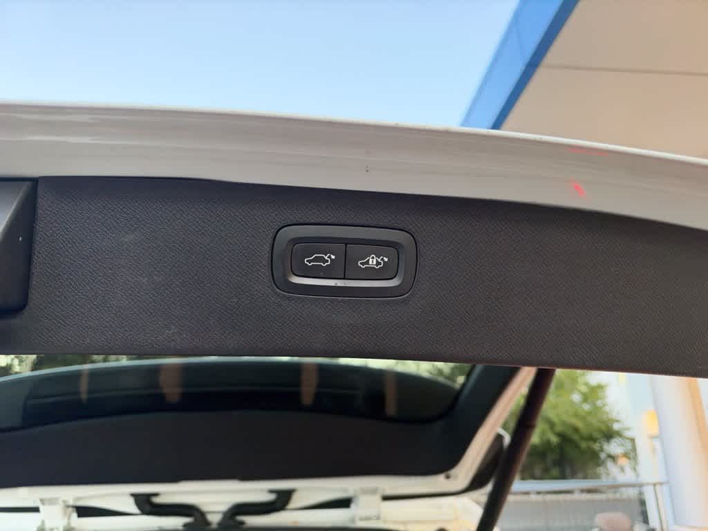 Volvo XC90 Momentum 2018