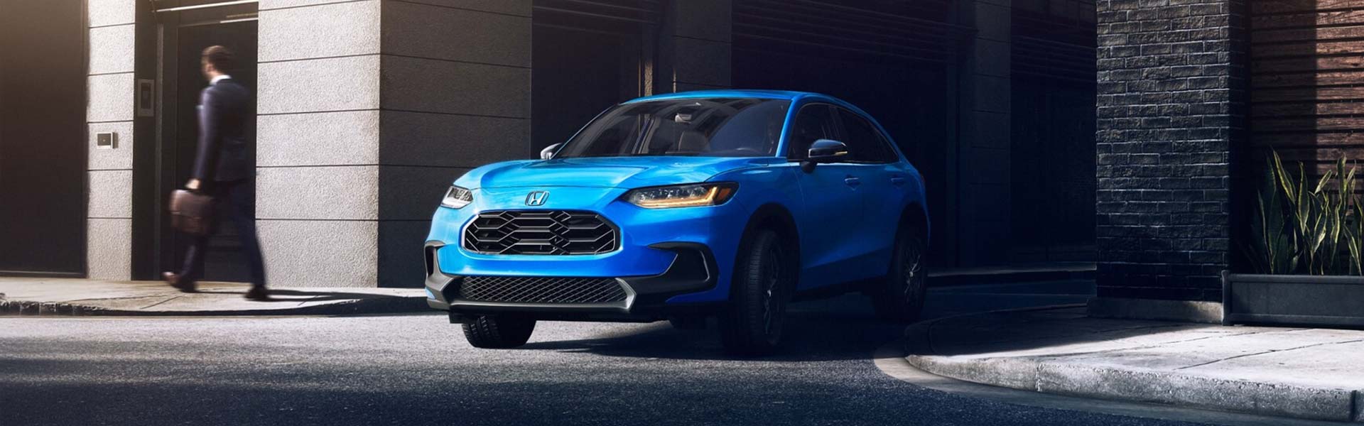 Honda HR-V 2026 en azul llamativo, que combina un diseño deportivo con la funcionalidad urbana.